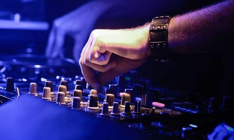 Dj Uri